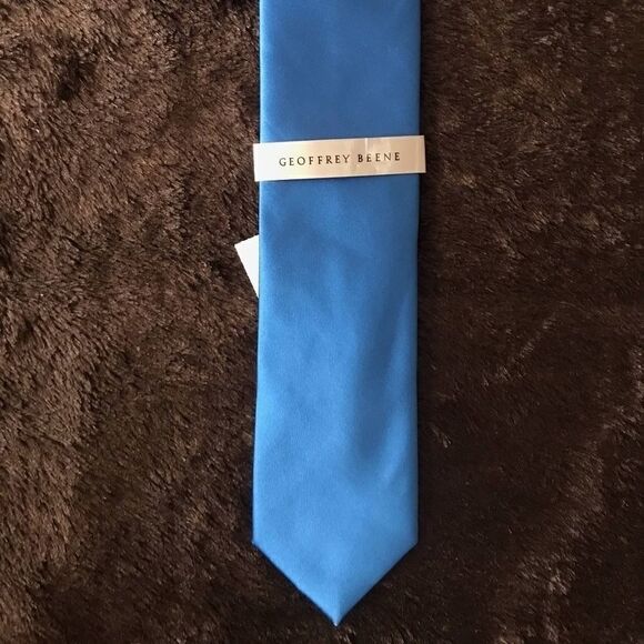 BLUE GEOFFREY BEENE TIE NWT - Picture 1 of 2